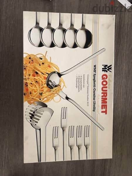 2 sets of cutlery 3