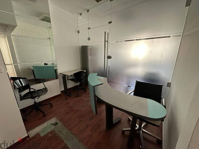 furnished office for rent مكتب بدون فرش، او مفروش، للايجار 17