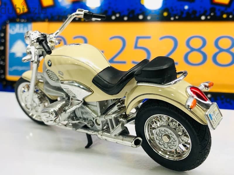 1/18 Scale diecast BMW motorcycle R-1200C (Boxed & unboxed) 5