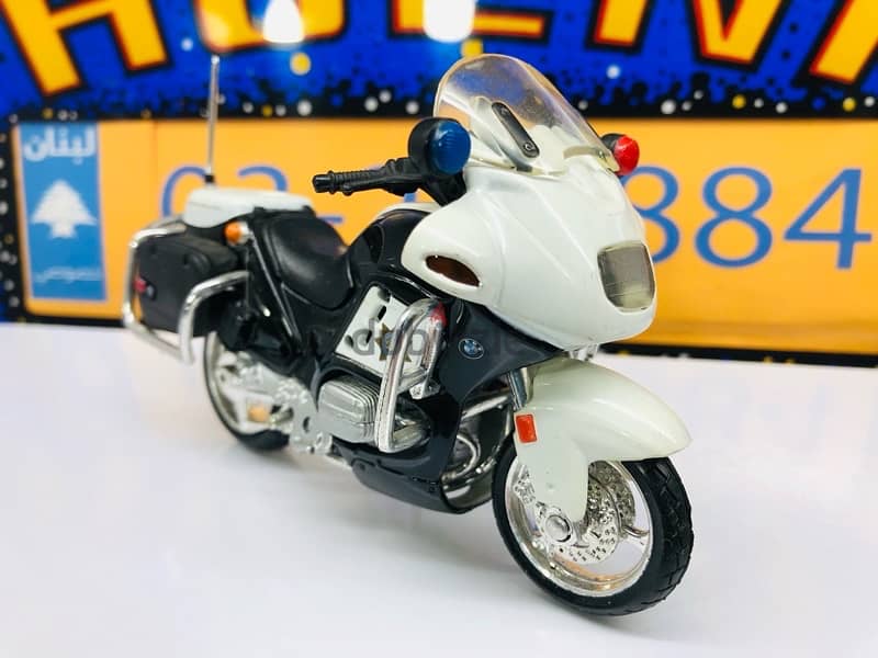 1/18 scale diecast motorcycle BMW R1100 RT CA Highway Patrol 0