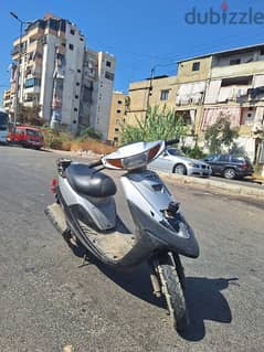 YAMAHA ZR 1998 - 300$ 
 صك بيع - بيروت - دراجة مش ناقصها برغي