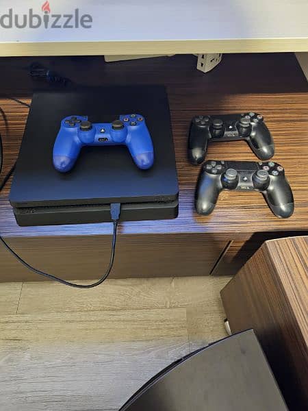 PS4 Slim + 3 controllers 1