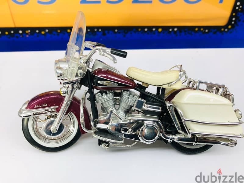 1/18 diecast Harley Davidson Boxed FLH Electra Glide 1968 (Series #18) 1