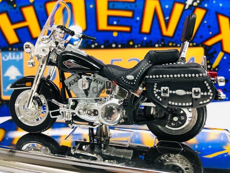 1/18 diecast motorcycle Harley Davidson FLSTC Heritage Softail 3