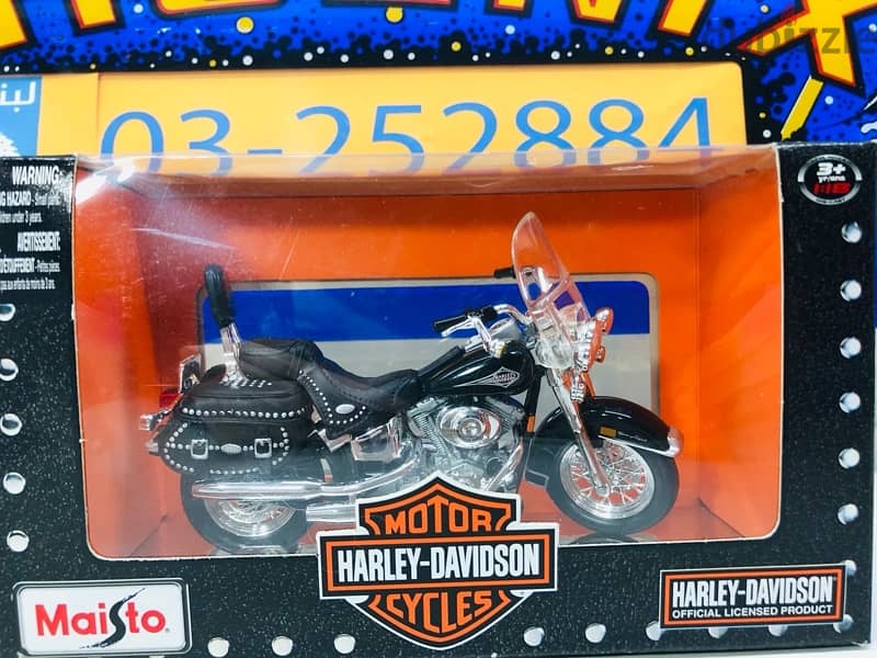 1/18 diecast motorcycle Harley Davidson FLSTC Heritage Softail 4