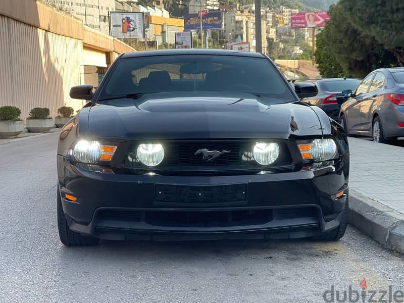 Ford mustang low mileage clean tittle 1