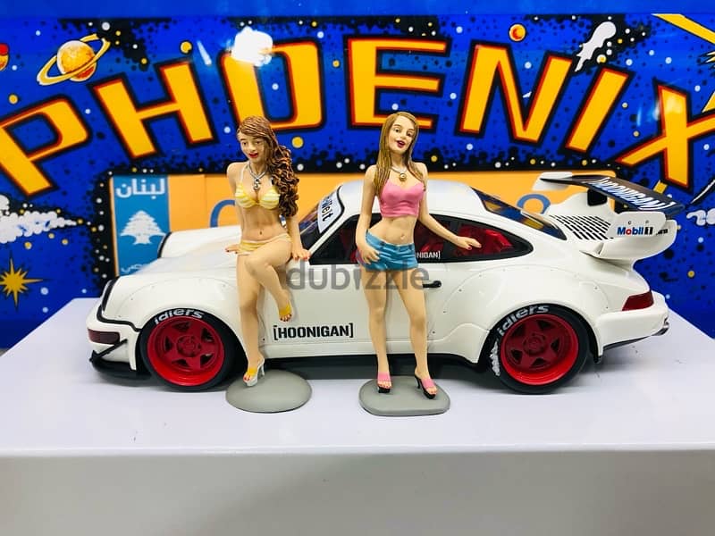 1/18 Sale diecast Resin Two girl figures / figurine NEW IN BOX 1