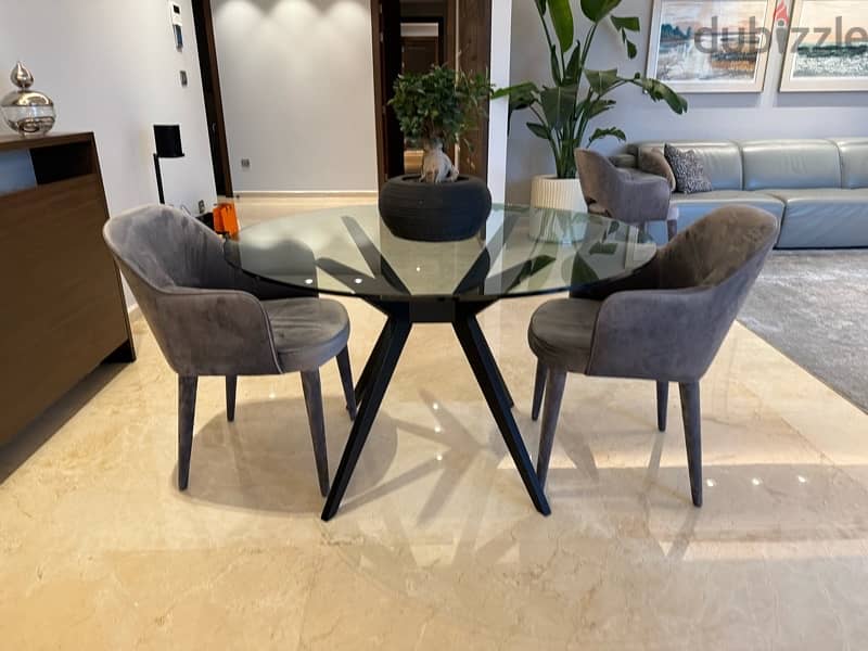 Calligaris Kent Round Table + 4 Pols Potten Chairs 4