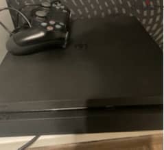 ps4 used like new with 1 controller and 2 cds