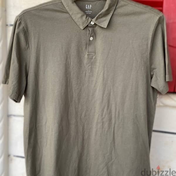GAP Vintage Soft Polo T-Shirt. 1