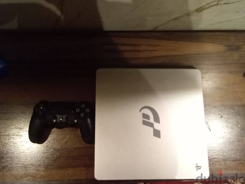 ps4 slim super clean with 1 original controller and 3 cd 2