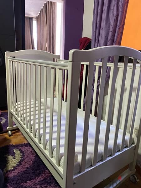 kids bed with mattress for baby used like new 1