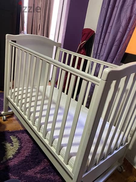 kids bed with mattress for baby used like new 6