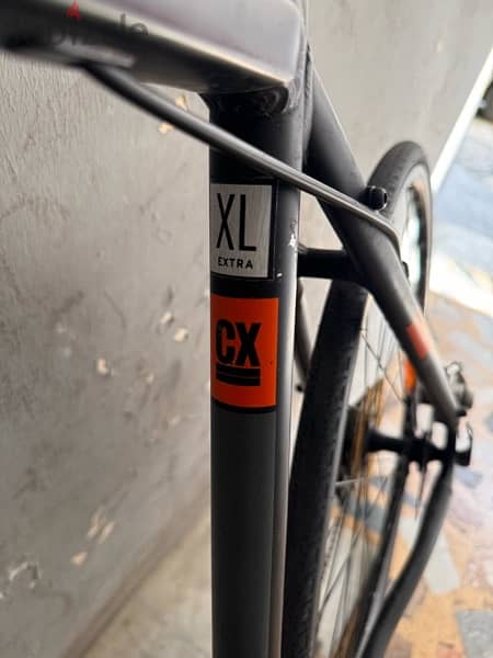 roab bike xl claris 8/2 350$ like new 4