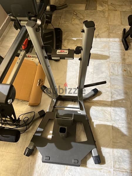 bowflex workoing out machine 4