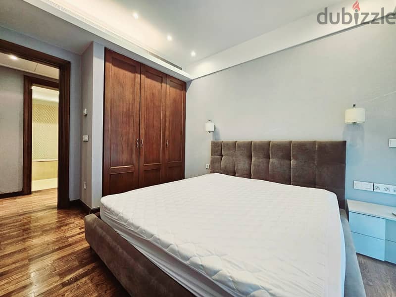 RA24-3350 Super Deluxe apartment located in the heart of Downtown 12