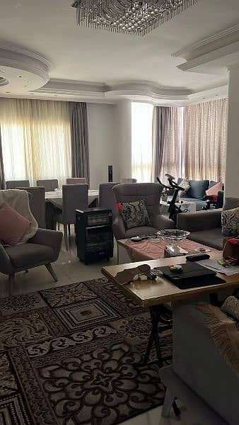 fully furnished 4 rooms apartment 5