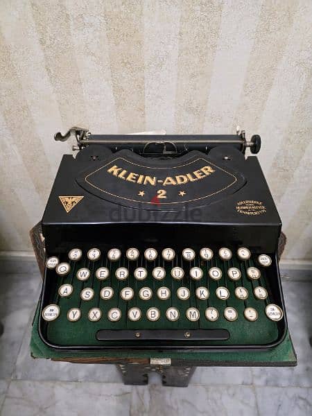 adler typewriter 1