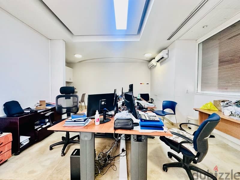 Furnished Office For Rent In Badaro Over 410 Sqm | مكتب للايجار مفروش 9