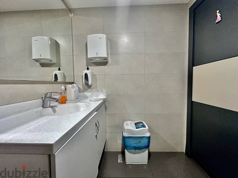 Furnished Office For Rent In Badaro Over 410 Sqm | مكتب للايجار مفروش 11