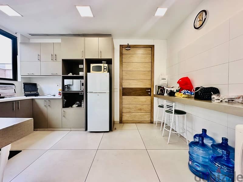 Furnished Office For Rent In Badaro Over 410 Sqm | مكتب للايجار مفروش 13