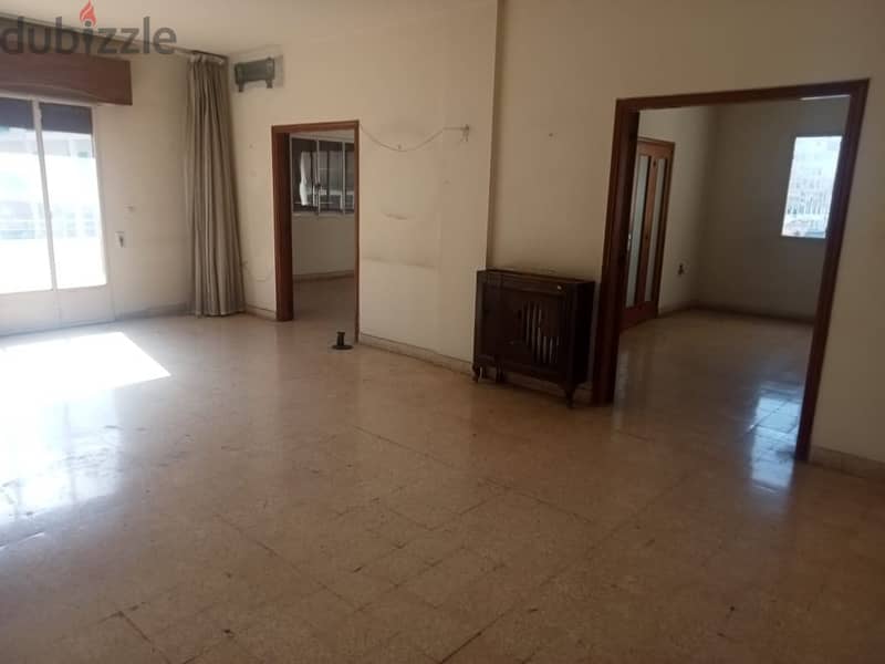 250 Sqm | Need Renovation Apartment For Sale In Furn Al Shebback 4