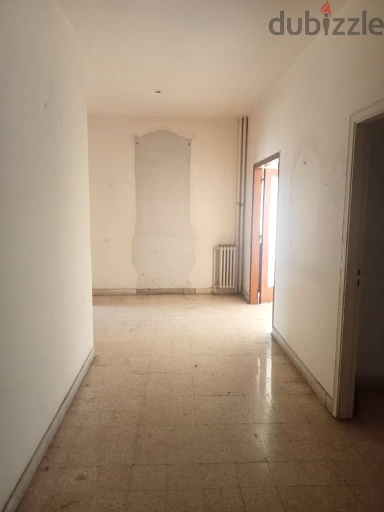 250 Sqm | Need Renovation Apartment For Sale In Furn Al Shebback 6