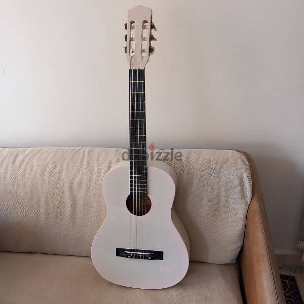 Classic Guitar 3/4 Beige (blanc cassé) color with rose color flowers 0