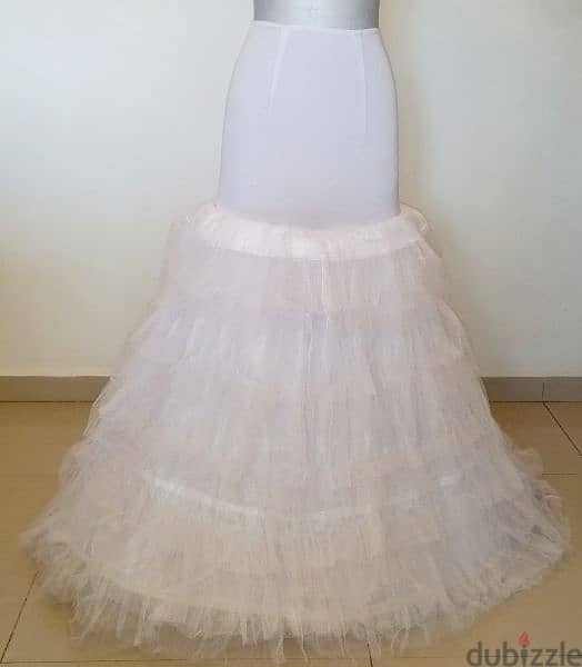 New petticoat with 1-2 rings. Length 108 cm. Waist size is adjustable. 0
