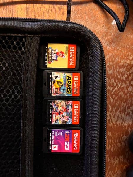 Nintendo switch with 4 games 1