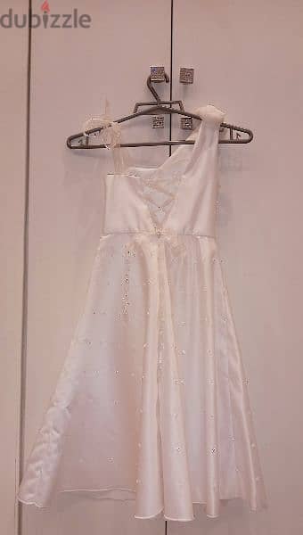 New baby dress with lace up back. Waist size 53 cm. 3