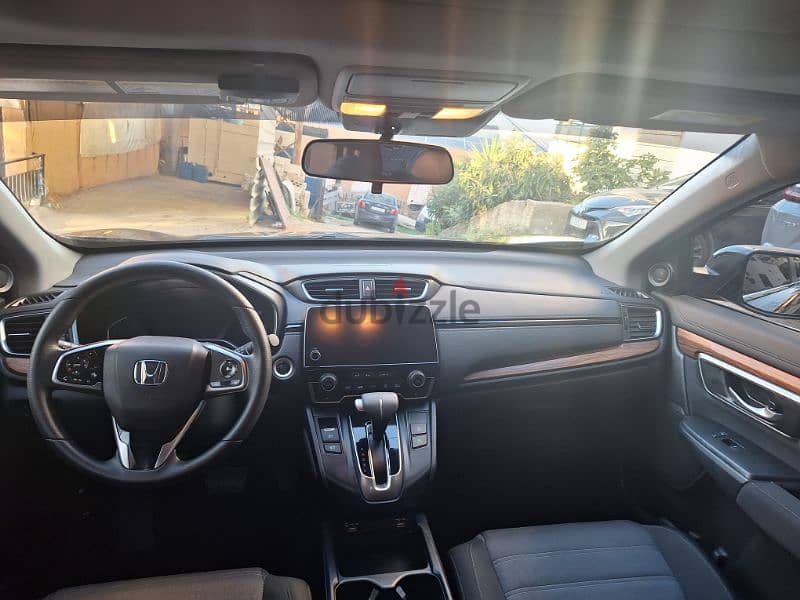 Honda CR-V 4×4. - model: 2022- odomter: 3000 miles. 8