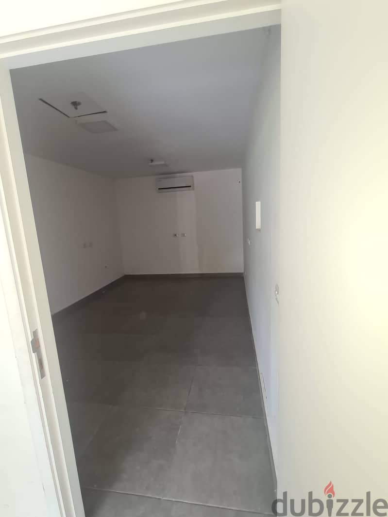 Shop for rent in Horch tabet Cash REF#84493226HC 2