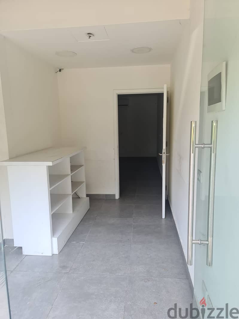 Shop for rent in Horch tabet Cash REF#84493226HC 3