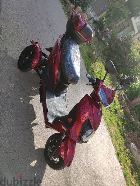 new Electric tricycle 2023 60km speed/3speeds/Alarm motor 1000w 800$ 2