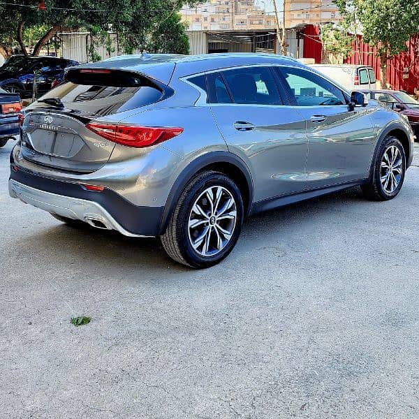ONE OF A KIND INFINITI QX30 AWD 2017 Luxury edition full 87000 miles 3