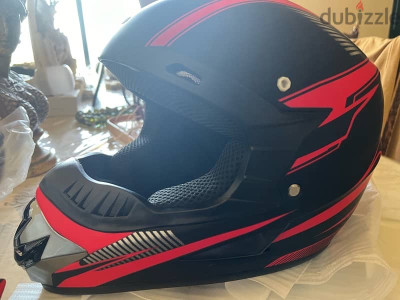 motorcycle Helmets Brand New in stock + Goggles + Gloves 4