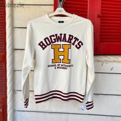 WIZARDING WORLD - Harry Potter Hogwarts Sweater.