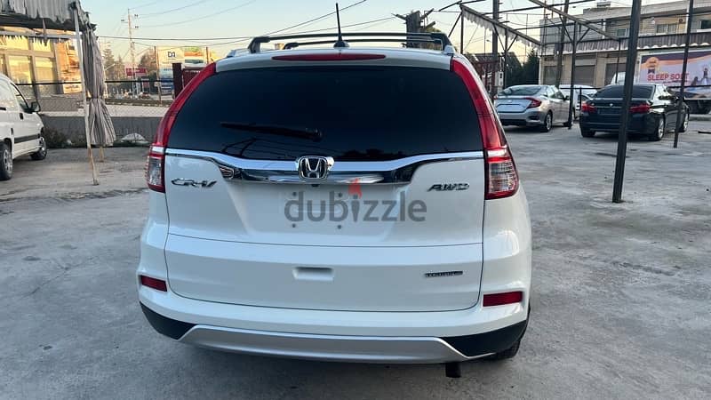 honda crv touring AWD 2015 super clean and law milege 8