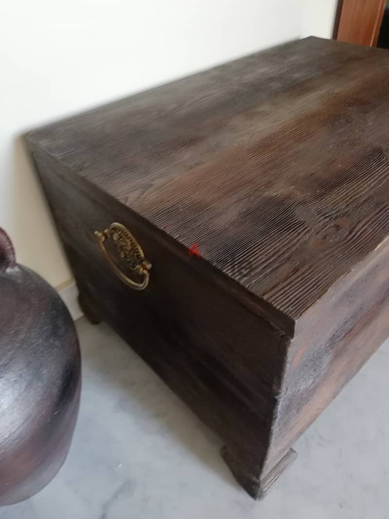 Small wooden chest 2