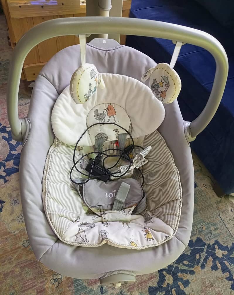 Joie Swing for babies. Suitable for boy or girl. Electrical 1