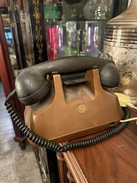 old telephone of copper with bekeliteتليفون نحاس انتيك 2