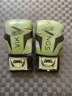 boxing gloves Vikings green 0