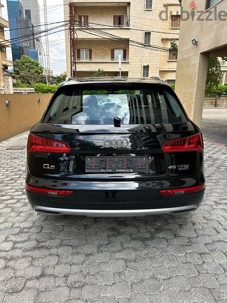 Audi Q5 Quattro 2018 black on black (company source-43000 km) 5