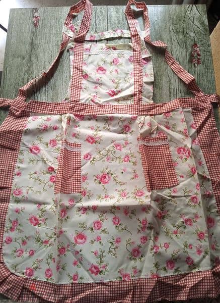 beautiful Italian kitchen aprons! 3