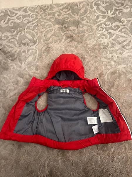 h&m red padded gilet 1