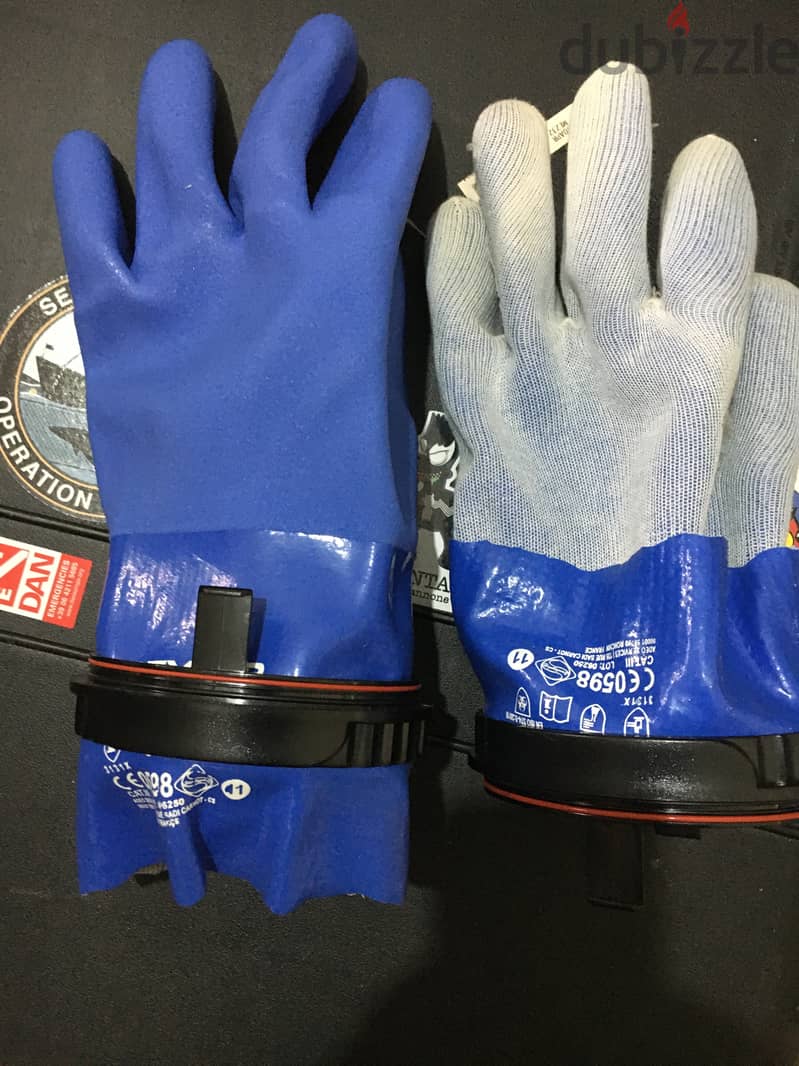 Dexter gloves for diving 1