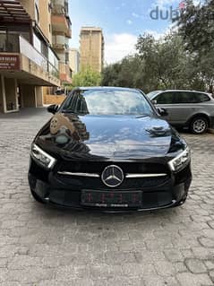 Mercedes A 200 2019 black on black (company source-34000 km)