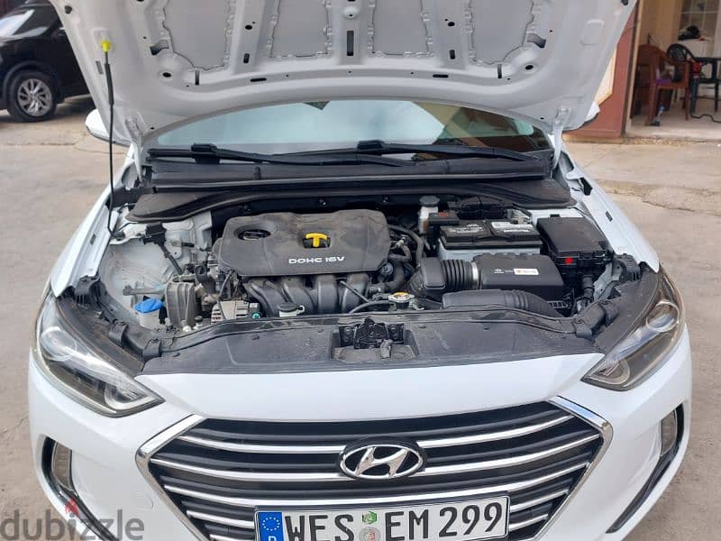 Hyundai elantra model 2017 ajnabye super clean 15