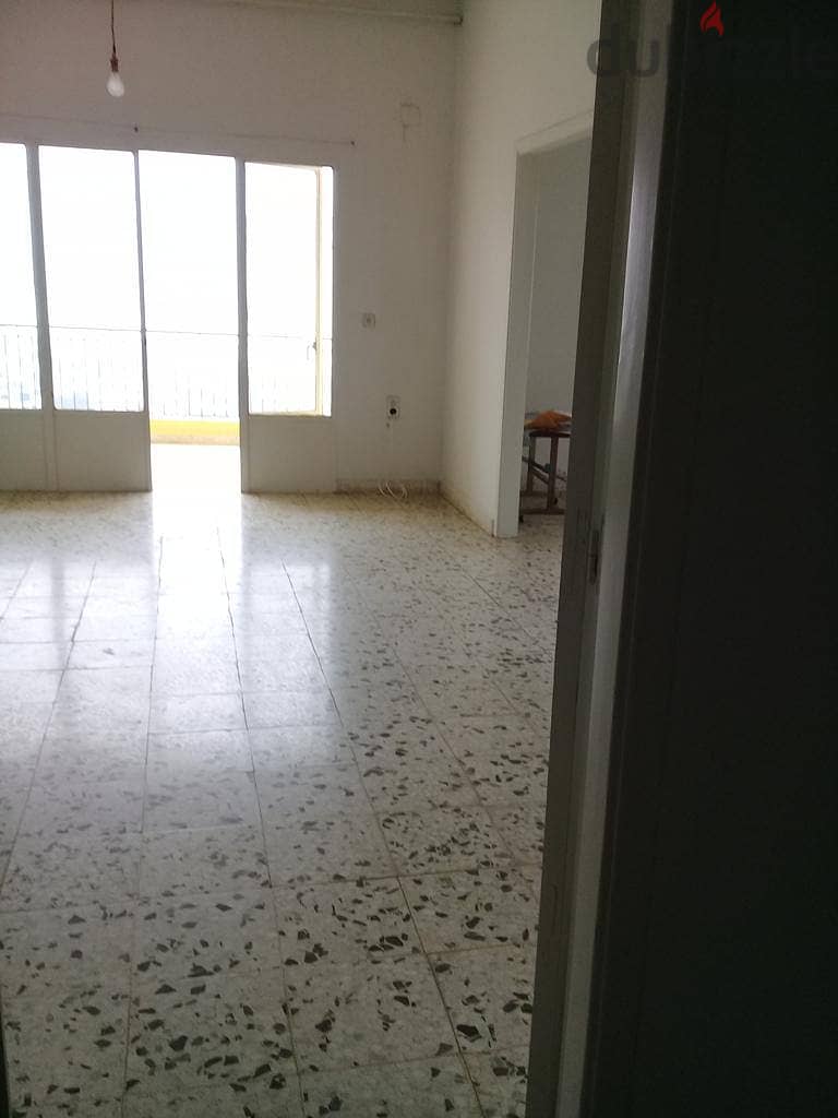 Apartment for Rent in Cornet Chehwan/400$ -- شقة للإيجار في قرنة شهوان 1